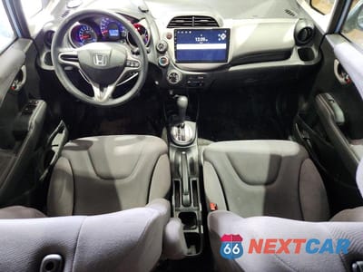 Zdjęcie 8 z 11 samochodu: 2009 HONDA FIT LX VIN:JHMGE88509S806726 - miniatura