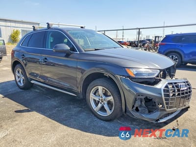 Czwarte zdjęcie samochodu z boku: 2021 AUDI Q5 PREMIUM VIN:WA1AAAFY0M2022539 - miniatura