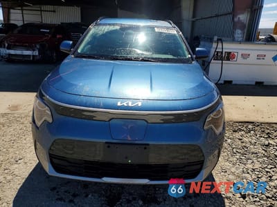 Piąte zdjęcie samochodu w środku: 2023 KIA NIRO WIND VIN:KNDCR3L12P5027108 - miniatura