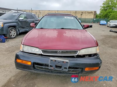 Piąte zdjęcie samochodu w środku: 1997 HONDA ACCORD EX VIN:1HGCE1898VA007014 - miniatura