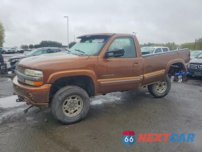 2000 CHEVROLET SILVERADO K2500 1GCGK24U3YE241549 - główne zdjęcie licytacji z USA - miniatura
