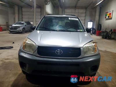 Piąte zdjęcie samochodu w środku: 2005 TOYOTA RAV4 BASE VIN:JTEHD20V956031228 - miniatura