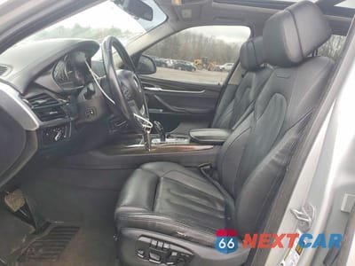 Zdjęcie 7 z 12 samochodu: 2015 BMW X5 XDRIVE50I VIN:5UXKR6C55F0J78857 - miniatura
