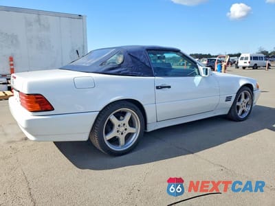 Trzecie zdjęcie samochodu z tyłu: 1993 MERCEDES-BENZ 500 SL VIN:WDBFA67E3PF072375 - miniatura