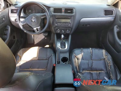 Zdjęcie 8 z 12 samochodu: 2013 VOLKSWAGEN JETTA VIN:3VWDP7AJ1DM220020 - miniatura