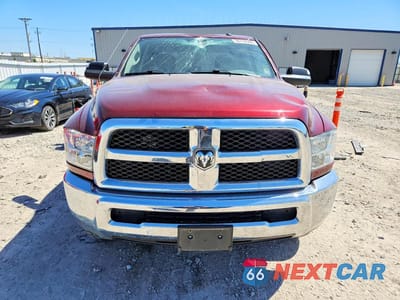Piąte zdjęcie samochodu w środku: 2018 RAM 2500 ST VIN:3C6UR5CJXJG398458 - miniatura