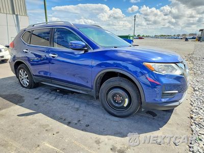 Czwarte zdjęcie samochodu z boku: 2019 NISSAN ROGUE SV VIN:JN8AT2MV3KW377391 - miniatura