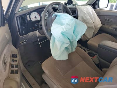 Zdjęcie 8 z 12 samochodu: 2002 TOYOTA TACOMA DOUBLE CAB PRERUNNER VIN:5TEGN92N02Z077368 - miniatura
