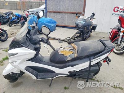 Trzecie zdjęcie samochodu z tyłu: 2021 KYMCO USA INC X-TOWN 300 VIN:LC2W1M245MC100370 - miniatura