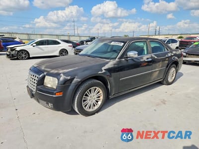 2010 CHRYSLER 300 TOURING 2C3CA5CV4AH326562 - główne zdjęcie licytacji z USA - miniatura