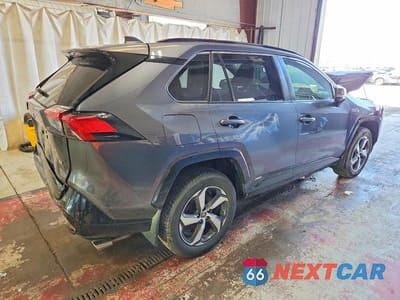 Trzecie zdjęcie samochodu z tyłu: 2021 TOYOTA RAV4 PRIME SE VIN:JTMAB3FV3MD040512 - miniatura
