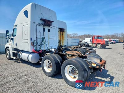 Trzecie zdjęcie samochodu z tyłu: 2015 FREIGHTLINER CASCADIA 125 SEMI TRUCK VIN:1FUJGLD67FLGJ1338 - miniatura