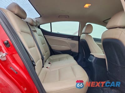 Zdjęcie 10 z 13 samochodu: 2018 HYUNDAI ELANTRA LIMITED VIN:5NPD84LF1JH213464 - miniatura