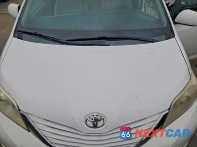 Zdjęcie 12 z 13 samochodu: 2016 TOYOTA SIENNA LE 8-PASSENGER VIN:5TDKK3DC2GS715555 - miniatura