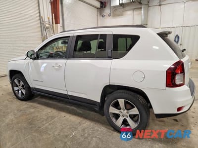 Drugie zdjęcie samochodu z przodu: 2017 JEEP COMPASS LATITUDE VIN:1C4NJCEA4HD118059 - miniatura