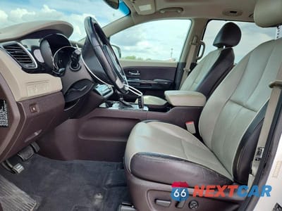 Zdjęcie 7 z 13 samochodu: 2016 KIA SEDONA LIMITED VIN:KNDME5C11G6131708 - miniatura