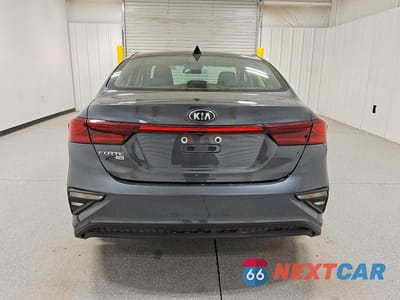 Zdjęcie 6 z 12 samochodu: 2021 KIA FORTE FE VIN:3KPF24AD5ME311627 - miniatura