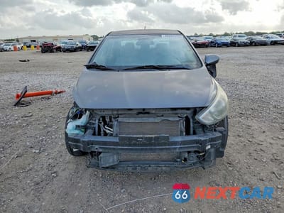 Piąte zdjęcie samochodu w środku: 2016 HYUNDAI ACCENT SE VIN:KMHCT4AE3GU000644 - miniatura