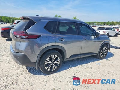 Trzecie zdjęcie samochodu z tyłu: 2021 NISSAN ROGUE SV VIN:5N1AT3BA4MC717486 - miniatura