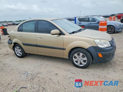Czwarte zdjęcie samochodu z boku: 2009 KIA RIO VIN:KNADE223696451138 - miniatura