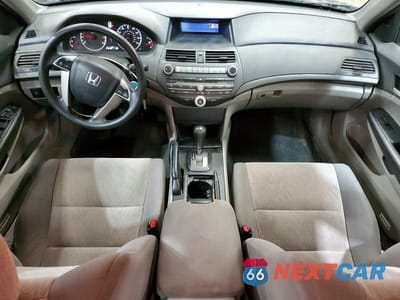 Zdjęcie 8 z 12 samochodu: 2010 HONDA ACCORD LX VIN:1HGCP2F30AA151276 - miniatura