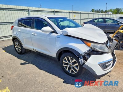 Czwarte zdjęcie samochodu z boku: 2015 KIA SPORTAGE LX VIN:KNDPBCAC7F7677033 - miniatura