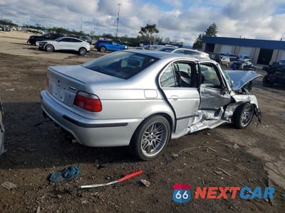 Trzecie zdjęcie samochodu z tyłu: 2000 BMW M5 VIN:WBSDE9345YBZ94854 - miniatura