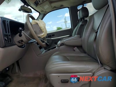 Zdjęcie 7 z 13 samochodu: 2006 CHEVROLET SUBURBAN K1500 VIN:3GNFK16U06G130957 - miniatura