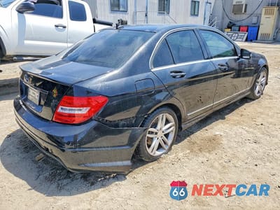 Trzecie zdjęcie samochodu z tyłu: 2014 MERCEDES-BENZ C 250 VIN:WDDGF4HB3EG249441 - miniatura