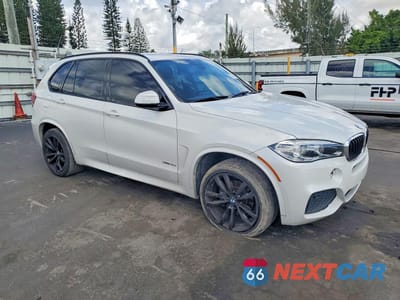 Czwarte zdjęcie samochodu z boku: 2017 BMW X5 SDRIVE35I VIN:5UXKR2C35H0X05774 - miniatura