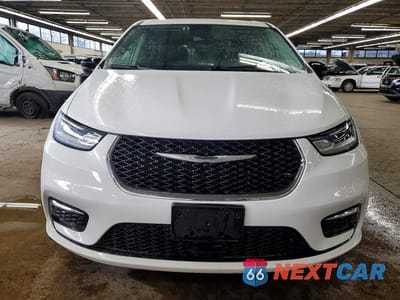 Piąte zdjęcie samochodu w środku: 2024 CHRYSLER PACIFICA TOURING L VIN:2C4RC1BG4RR176065 - miniatura