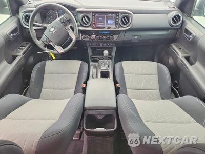 Zdjęcie 8 z 12 samochodu: 2023 TOYOTA TACOMA TRD OFF-ROAD VIN:3TMCZ5AN4PM584730 - miniatura