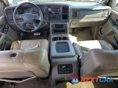Zdjęcie 8 z 12 samochodu: 2005 CHEVROLET TAHOE C1500 VIN:1GNEC13T75R202823 - miniatura