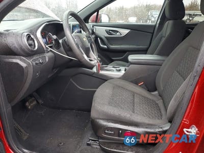 Zdjęcie 7 z 13 samochodu: 2021 CHEVROLET BLAZER 1LT VIN:3GNKBBRAXMS568353 - miniatura