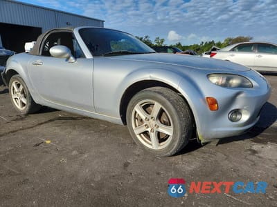 Czwarte zdjęcie samochodu z boku: 2006 MAZDA MX-5 MIATA VIN:JM1NC25F360121605 - miniatura
