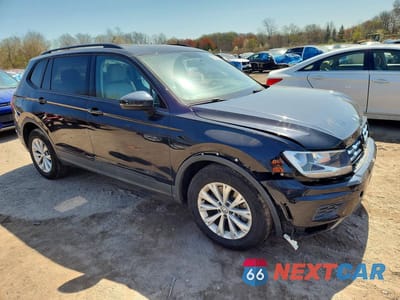 Czwarte zdjęcie samochodu z boku: 2019 VOLKSWAGEN TIGUAN S VIN:3VV0B7AX8KM053836 - miniatura