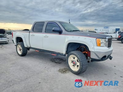 Czwarte zdjęcie samochodu z boku: 2008 GMC SIERRA K1500 VIN:3GTEK13J68G312745 - miniatura