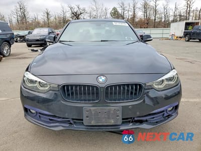 Piąte zdjęcie samochodu w środku: 2018 BMW 330 XI VIN:WBA8D9C50JA608001 - miniatura