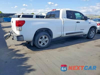 Trzecie zdjęcie samochodu z tyłu: 2011 TOYOTA TUNDRA DOUBLE CAB SR5 VIN:5TFRY5F17BX114519 - miniatura