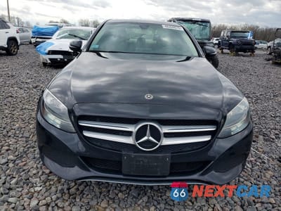 Piąte zdjęcie samochodu w środku: 2018 MERCEDES-BENZ C 300 4MATIC VIN:55SWF4KB8JU245418 - miniatura