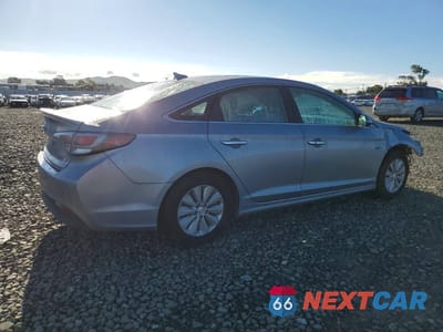 Trzecie zdjęcie samochodu z tyłu: 2017 HYUNDAI SONATA HYBRID SE VIN:KMHE24L1XHA046724 - miniatura