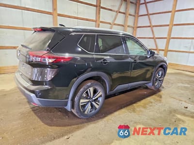 Trzecie zdjęcie samochodu z tyłu: 2024 NISSAN ROGUE SL VIN:5N1BT3CBXRC711887 - miniatura