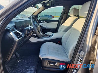 Zdjęcie 7 z 12 samochodu: 2025 BMW X5 XDRIVE40I VIN:5UX23EU01S9Y95373 - miniatura