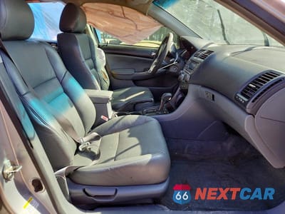 Zdjęcie 7 z 12 samochodu: 2006 HONDA ACCORD VIN:1HGCM56356A076088 - miniatura