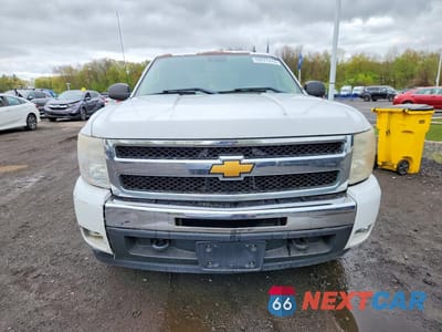 Piąte zdjęcie samochodu w środku: 2011 CHEVROLET SILVERADO K1500 LT VIN:3GCPKSE38BG369114 - miniatura