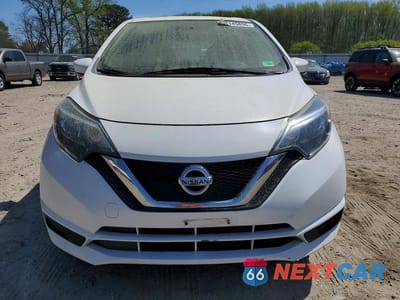 Piąte zdjęcie samochodu w środku: 2019 NISSAN VERSA NOTE S VIN:3N1CE2CP0KL356704 - miniatura
