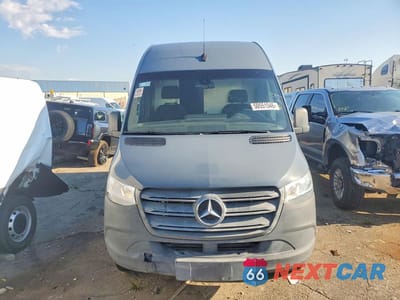 Piąte zdjęcie samochodu w środku: 2019 MERCEDES BENZ SPRINTER 2500 DELIVERY VAN VIN:WD4PF0CD7KP039843 - miniatura