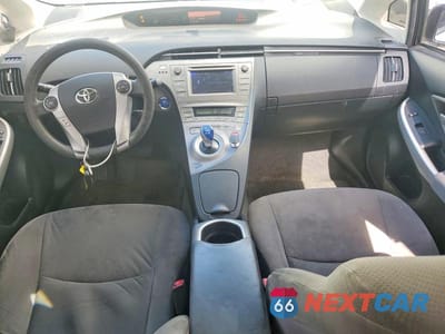 Zdjęcie 8 z 12 samochodu: 2012 TOYOTA PRIUS TWO VIN:JTDKN3DU9C5403572 - miniatura