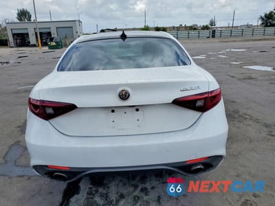 Zdjęcie 6 z 13 samochodu: 2019 ALFA ROMEO GIULIA TI VIN:ZARFAMBNXK7600497 - miniatura