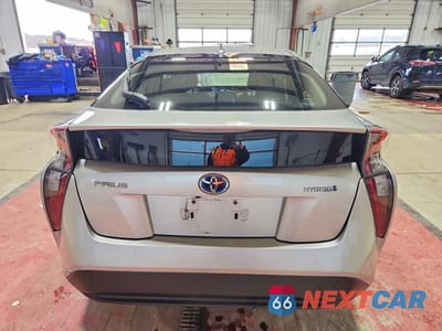 Zdjęcie 6 z 11 samochodu: 2016 TOYOTA PRIUS TWO VIN:JTDKBRFU8G3008020 - miniatura